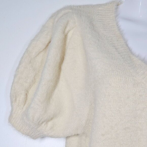 ASTR The Label Womens Puff Sleeve V-Neck Sweater Fuzzy Eyelash Knit Top Cream S - Picture 3 of 9